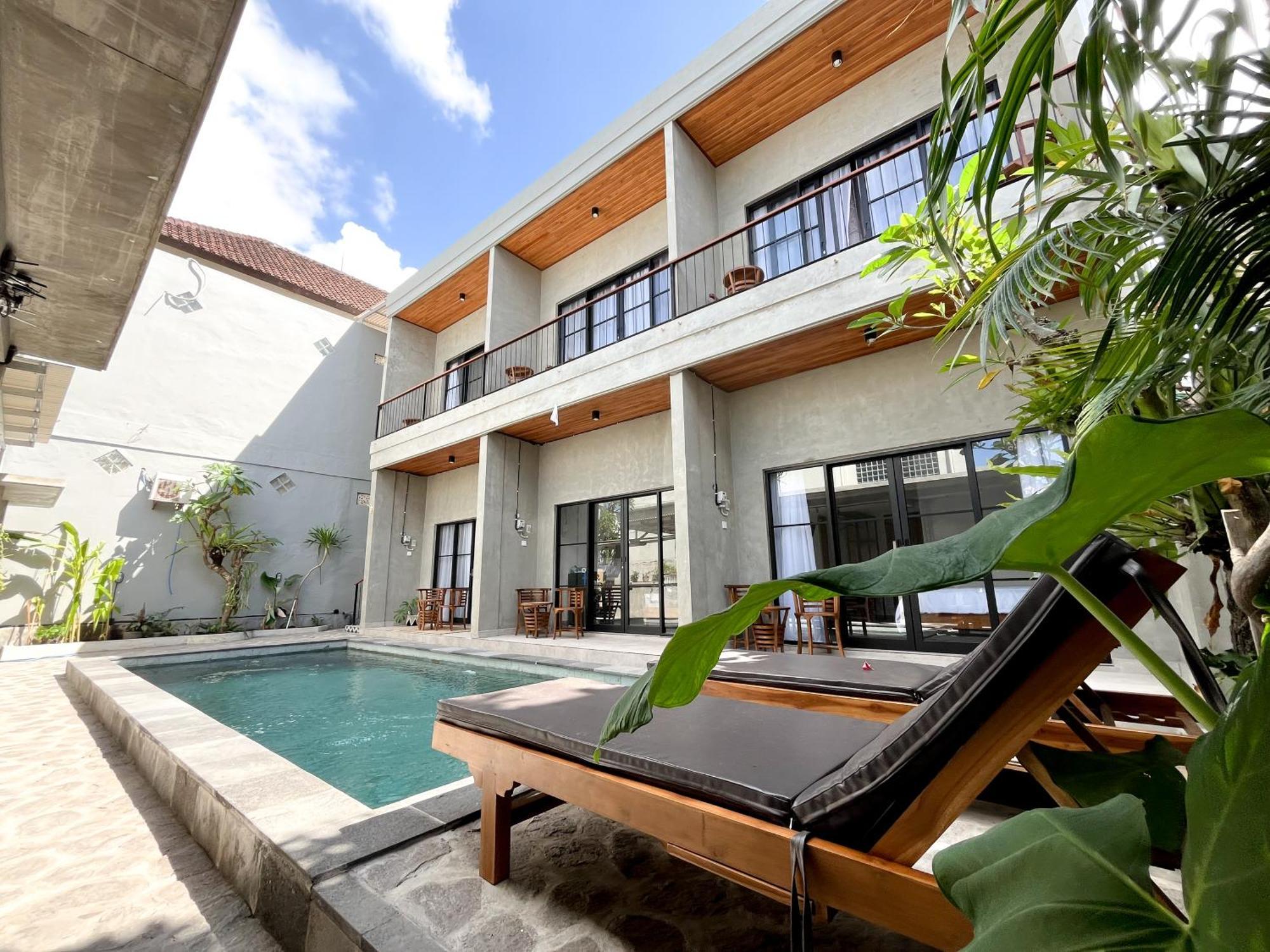 Adi Surya Guest House Семиняк Екстериор снимка