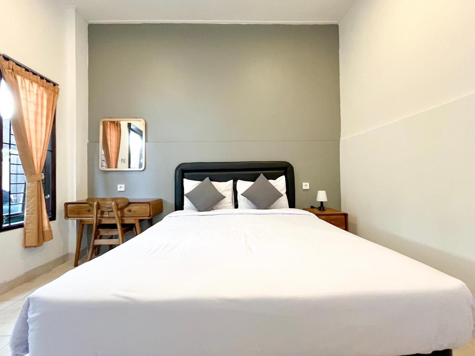Adi Surya Guest House Семиняк Екстериор снимка