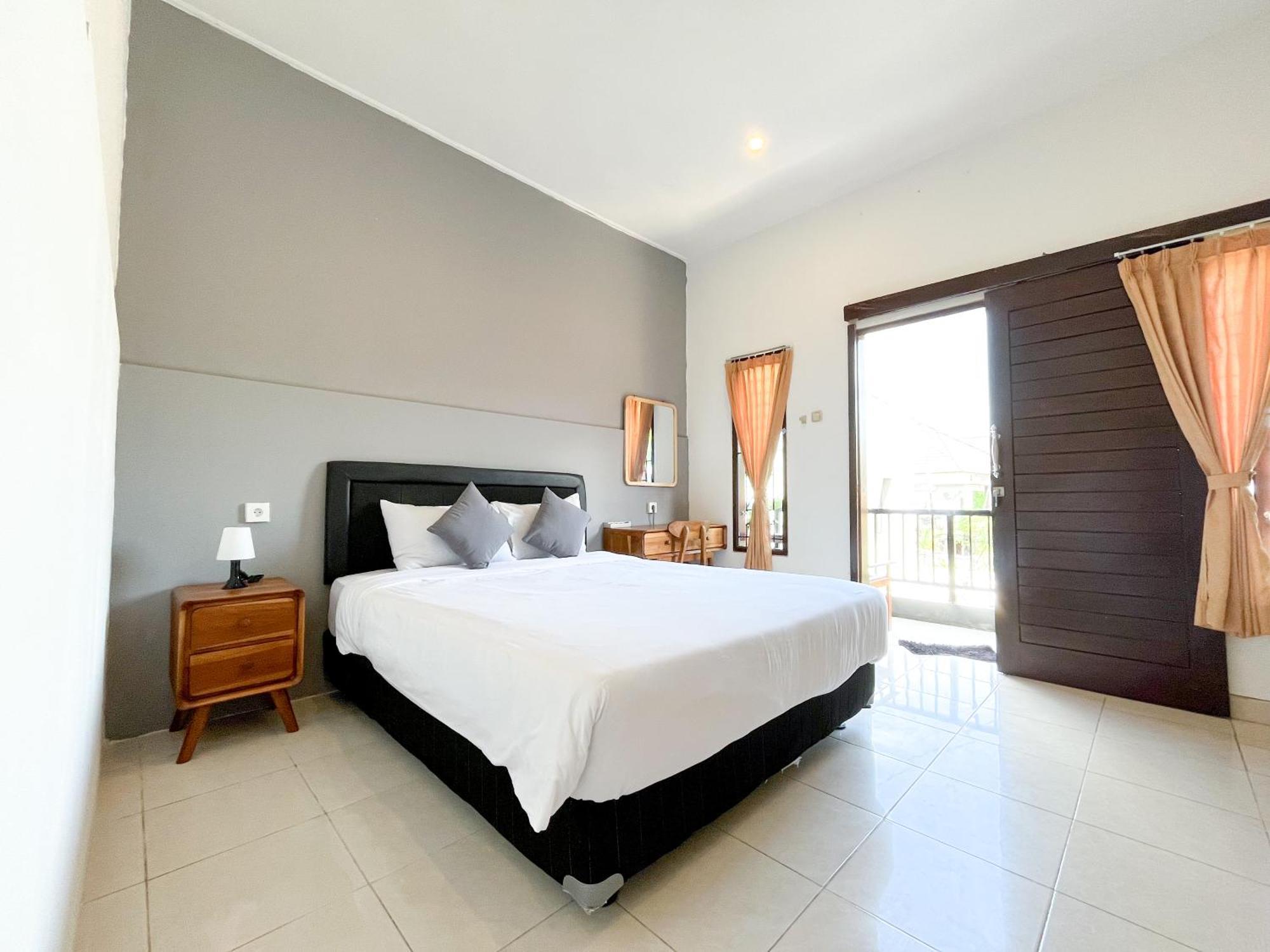 Adi Surya Guest House Семиняк Екстериор снимка