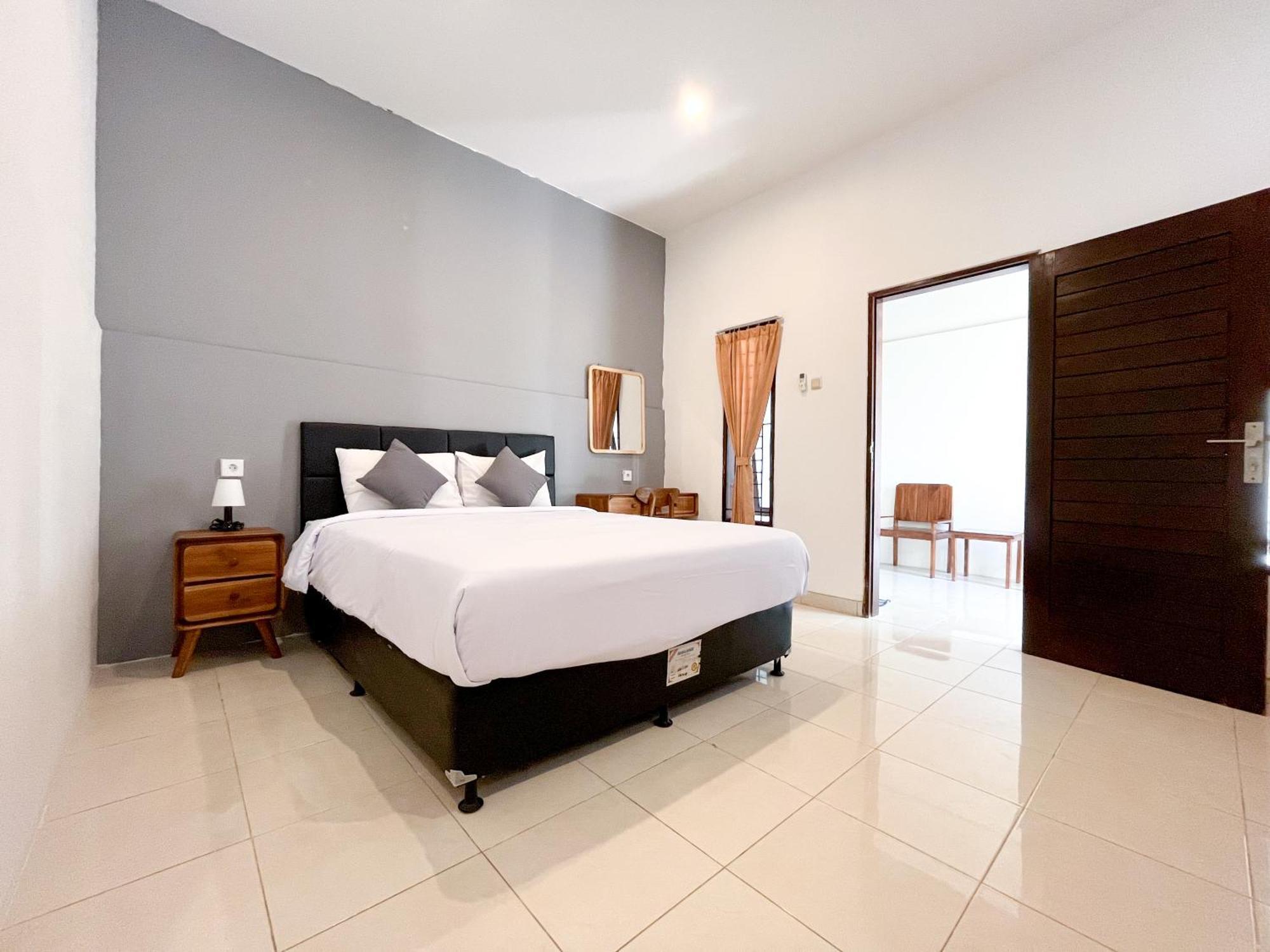 Adi Surya Guest House Семиняк Екстериор снимка